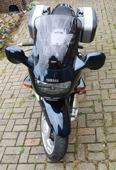guus voor met koffers